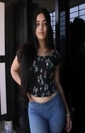 call girl service in Laxmi Nagar