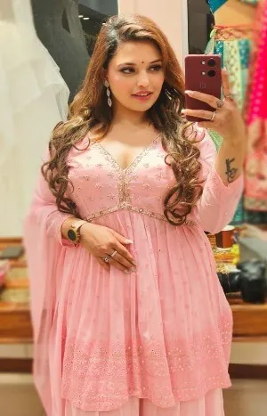 call girl in Laxmi Nagar