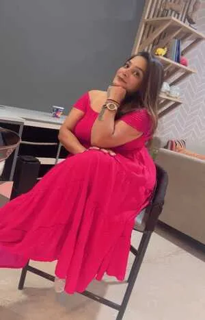 female escorts in Laxmi Nagar